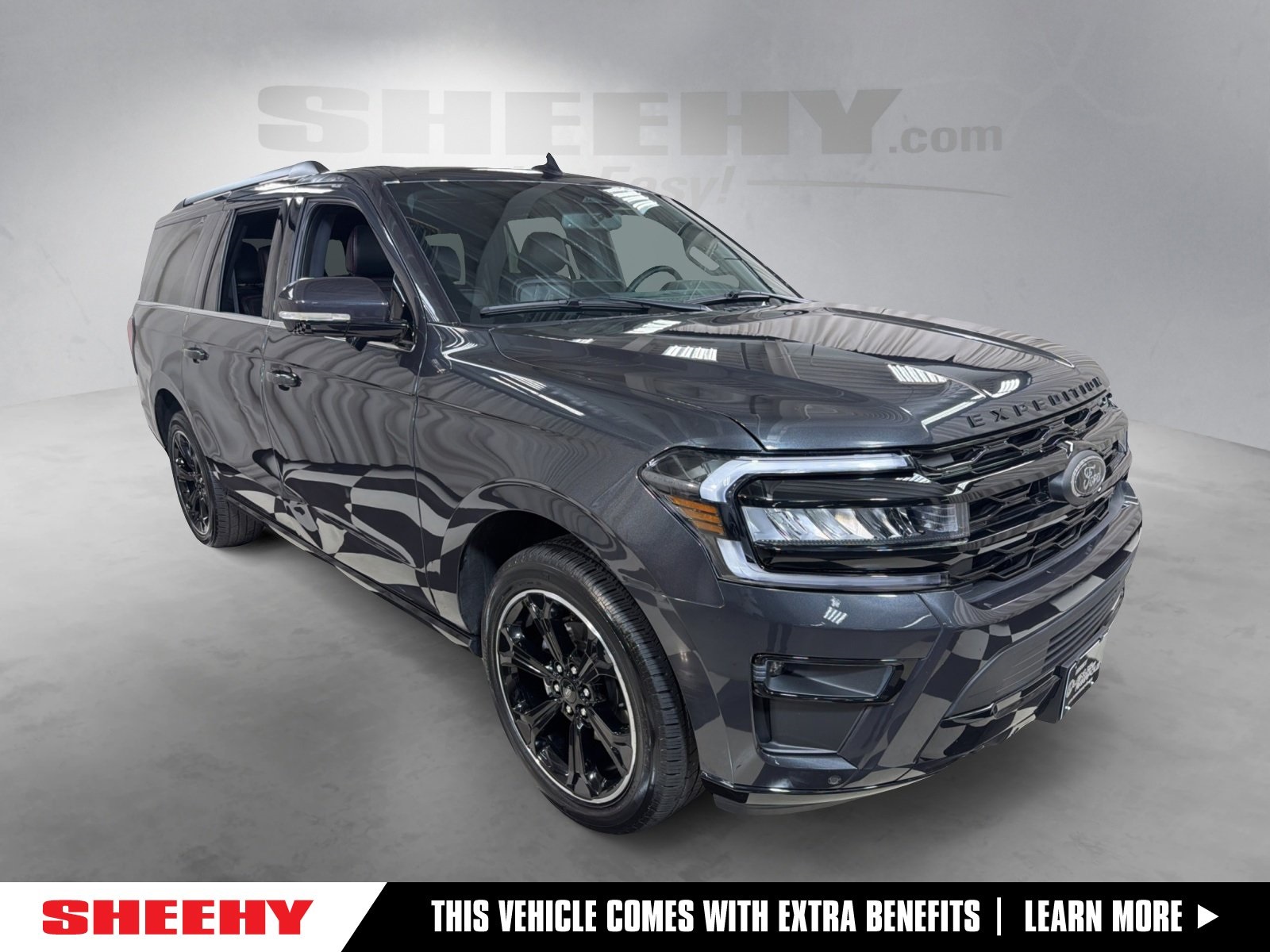 2023 Ford Expedition Limited's photo