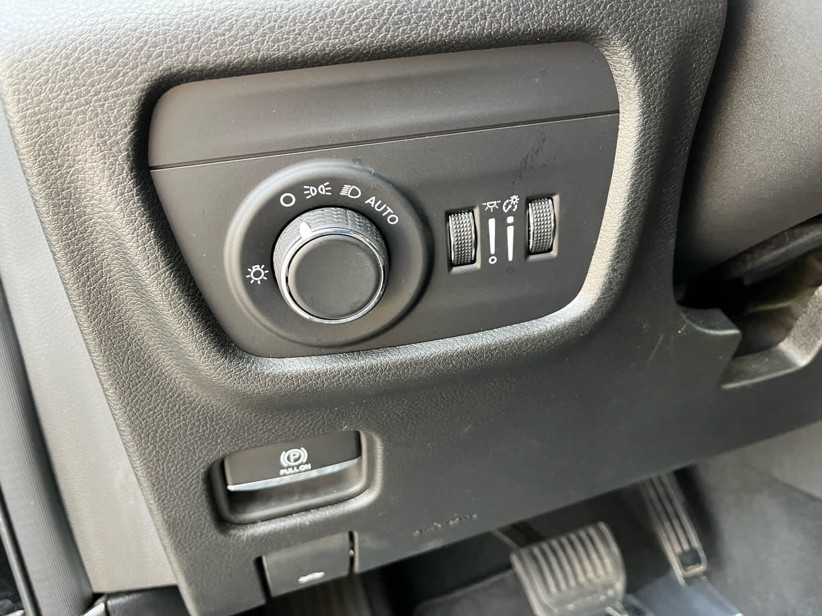 2024 Jeep Grand Cherokee Altitude photo 21