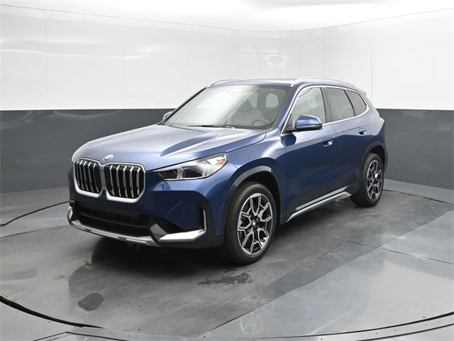 2025 BMW X1 28i's photo