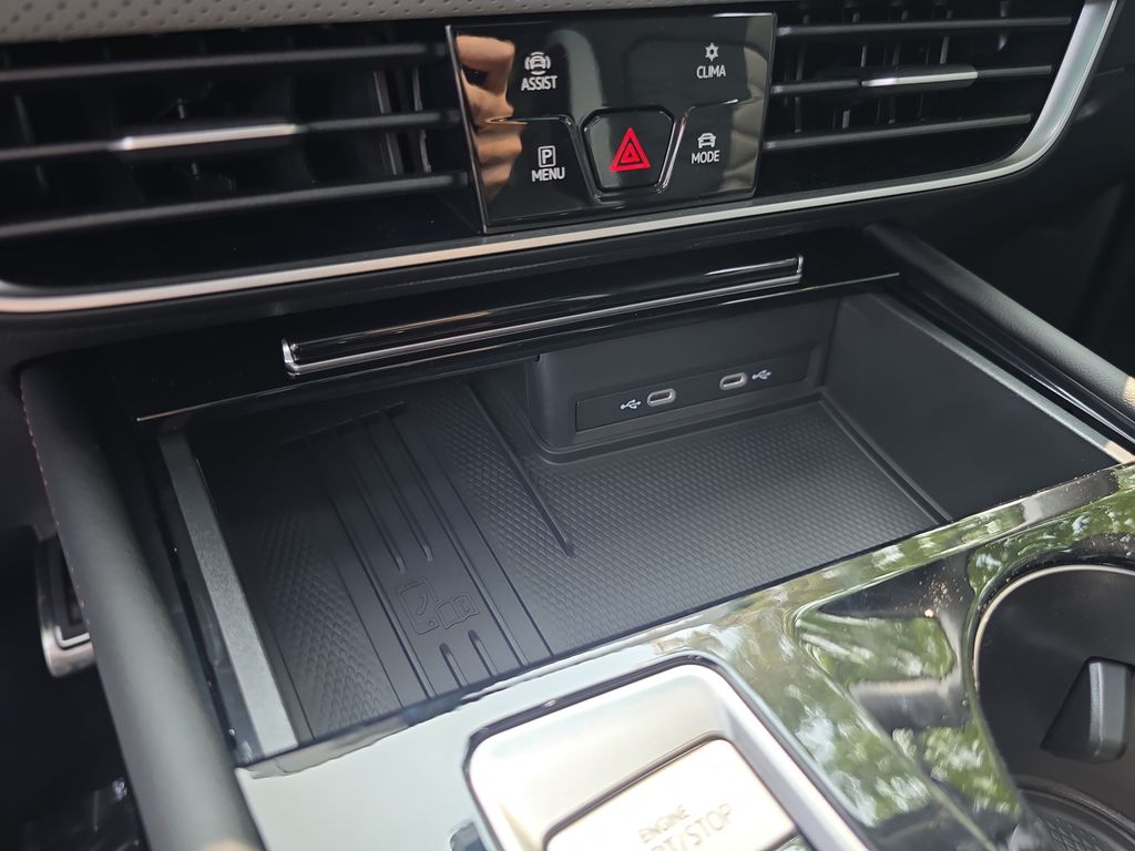 2025 Volkswagen Atlas Peak Edition SE photo 10