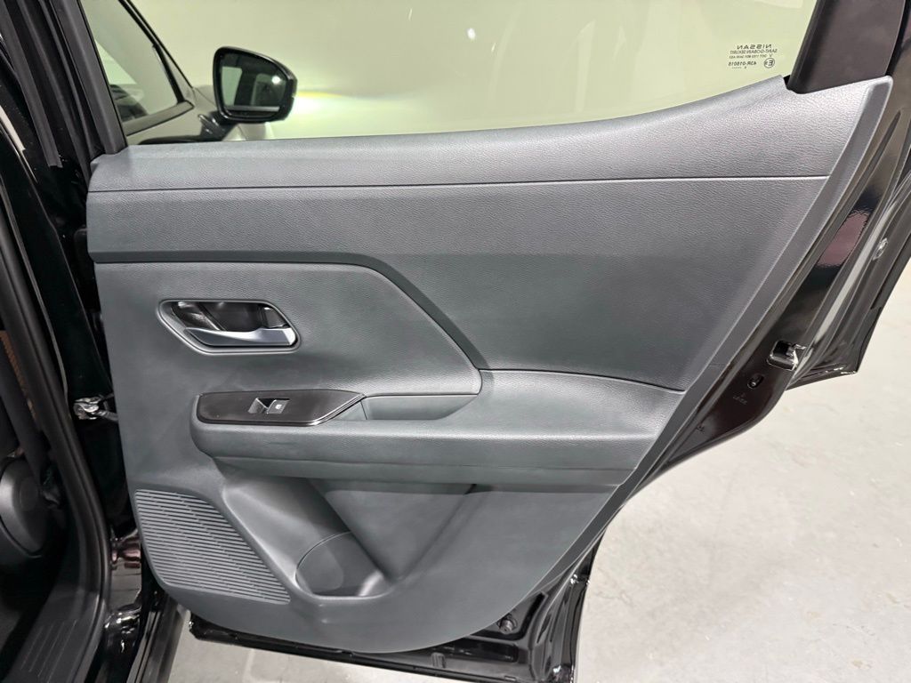 2026 Nissan Kicks SR photo 21