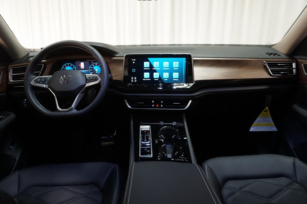 2025 Volkswagen Atlas SE Technology photo 14