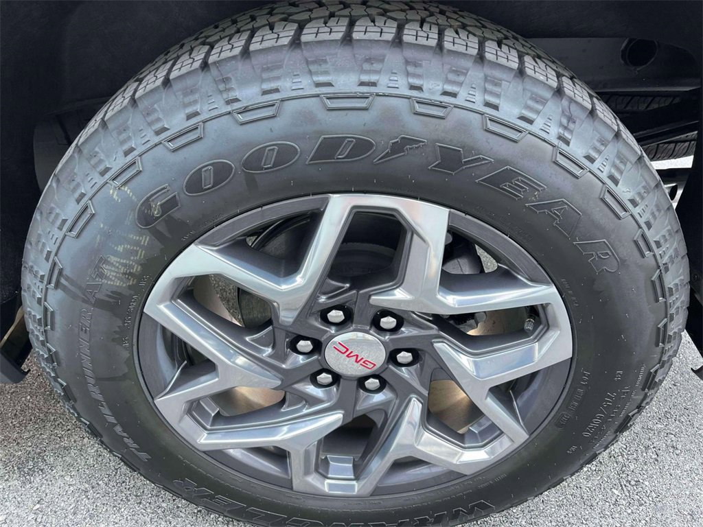 2026 Gmc Sierra 1500 SLT photo 12