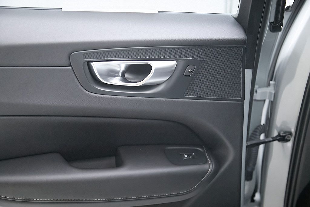 2024 VOLVO XC60 - Image 22