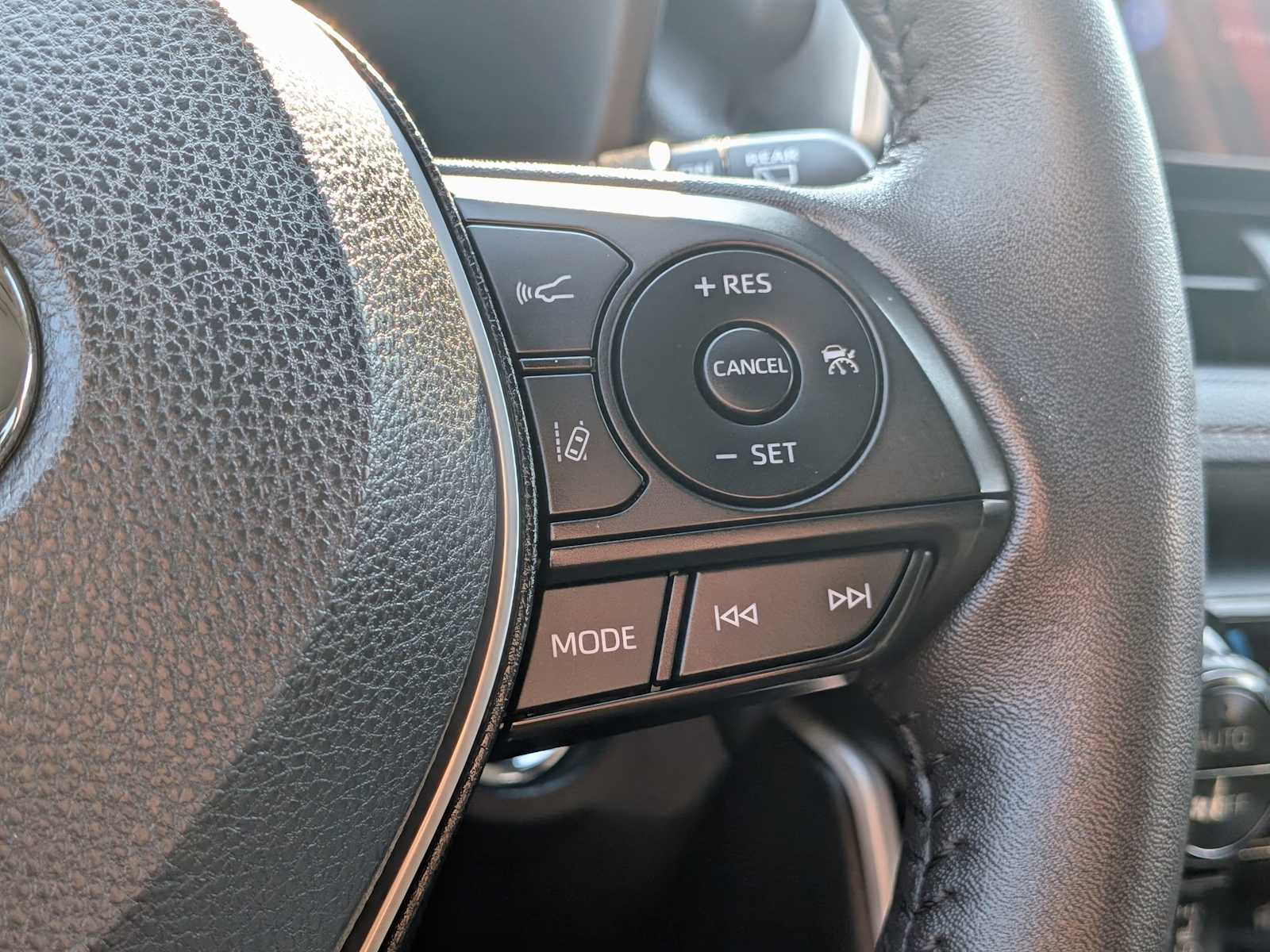 2024 Toyota RAV4 XLE photo 24