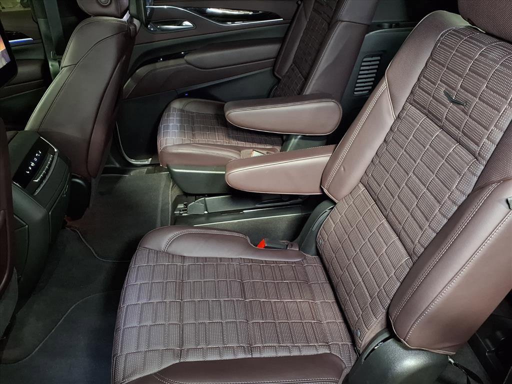 2024 Cadillac Escalade ESV Sport Platinum photo 9