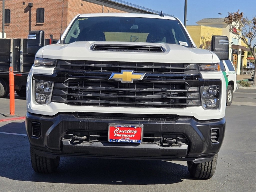 2025 Chevrolet Silverado 2500HD photo 4