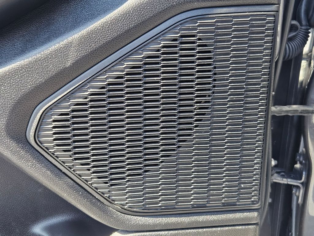 2023 Jeep Grand Cherokee Laredo photo 9