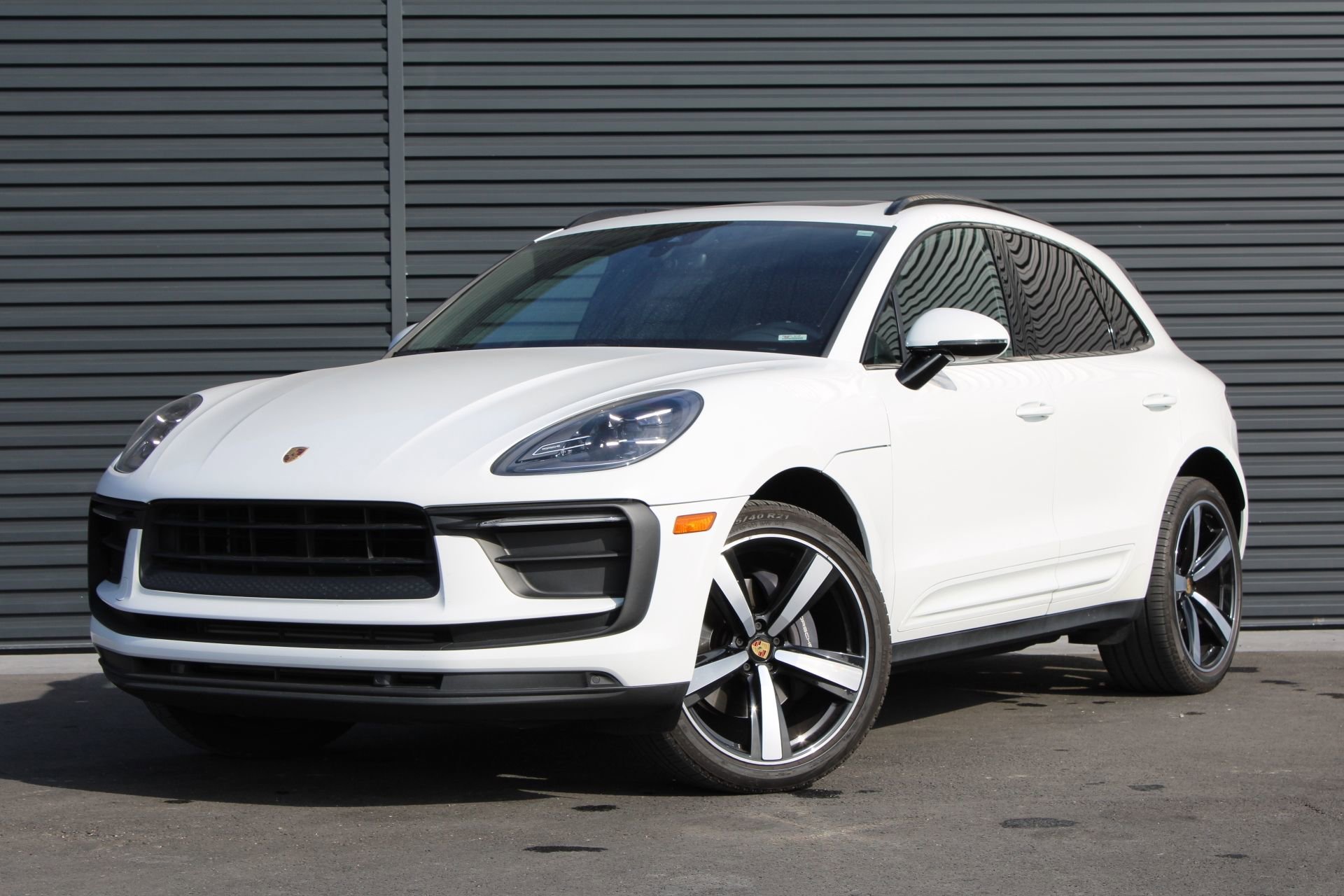 2022 Porsche Macan Base