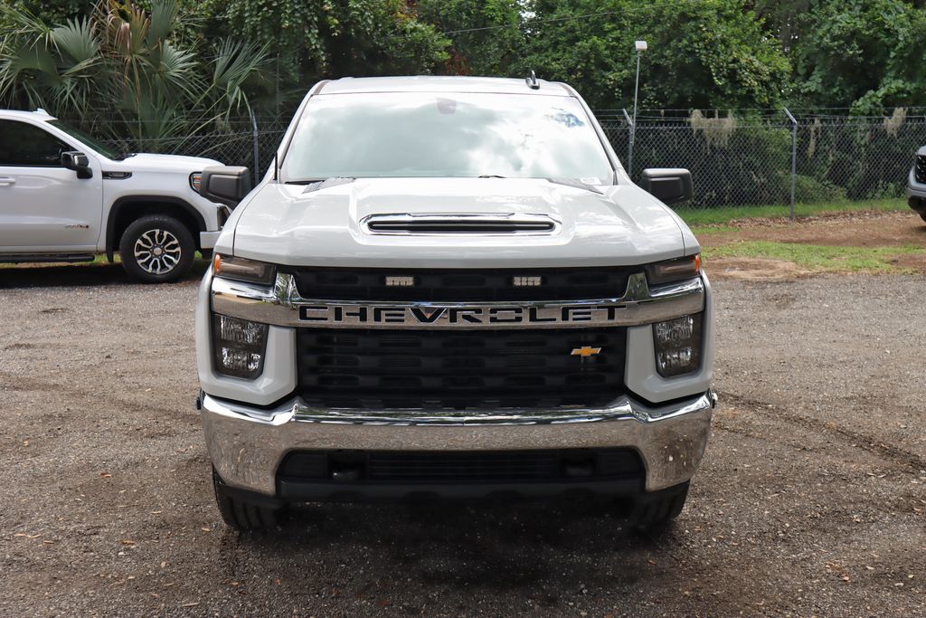 2022 Chevrolet Silverado 2500HD LT photo 2