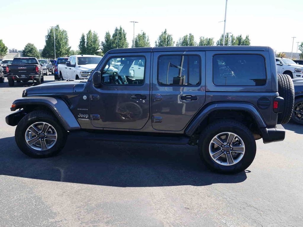 2022 Jeep Wrangler Unlimited Sahara photo 4