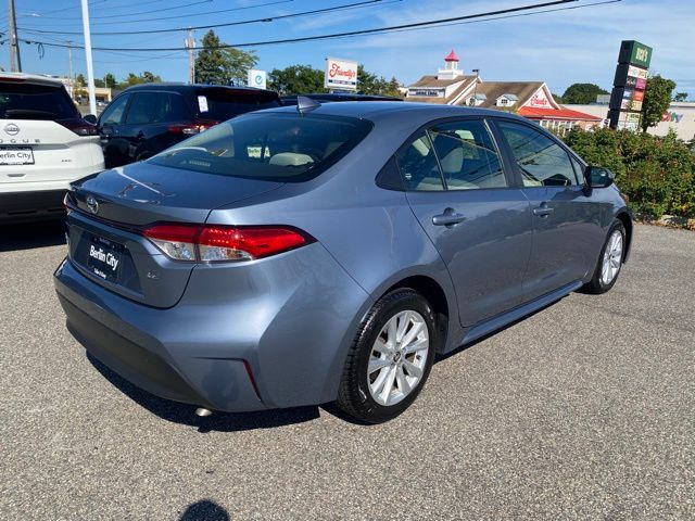 2023 Toyota Corolla LE photo 3