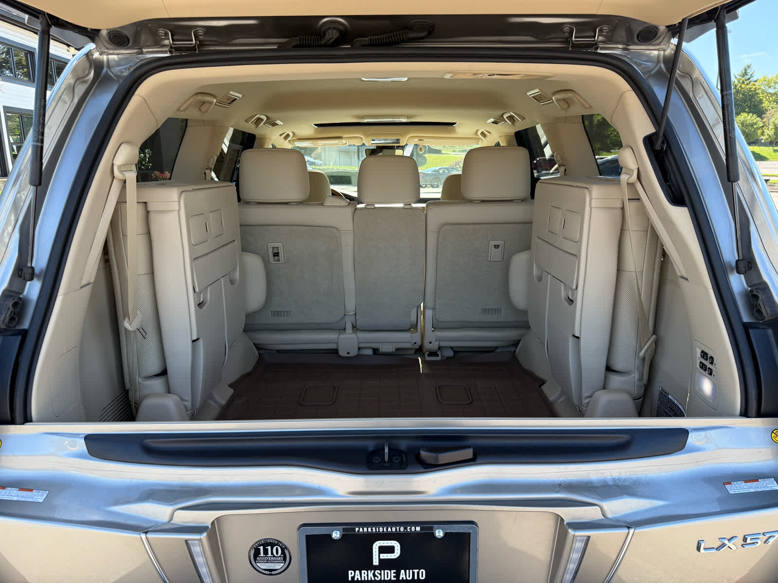 2021 Lexus LX 570 photo 30
