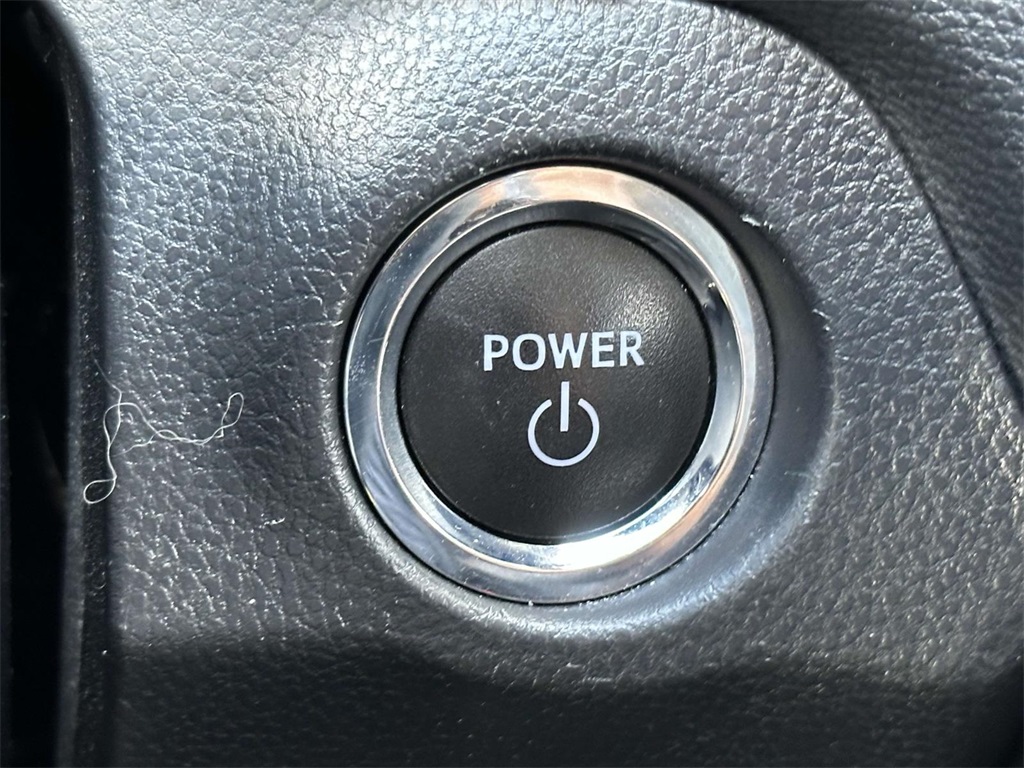 2024 Toyota RAV4 Hybrid XLE photo 6