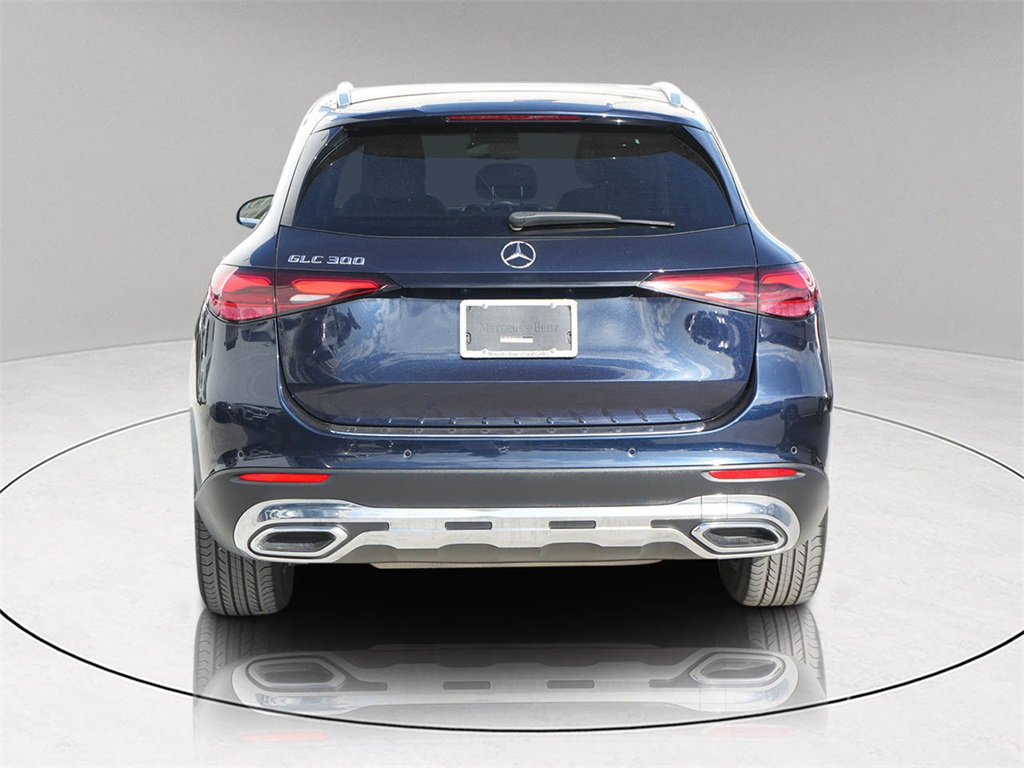 2024 Mercedes Benz GLC 300 photo 2