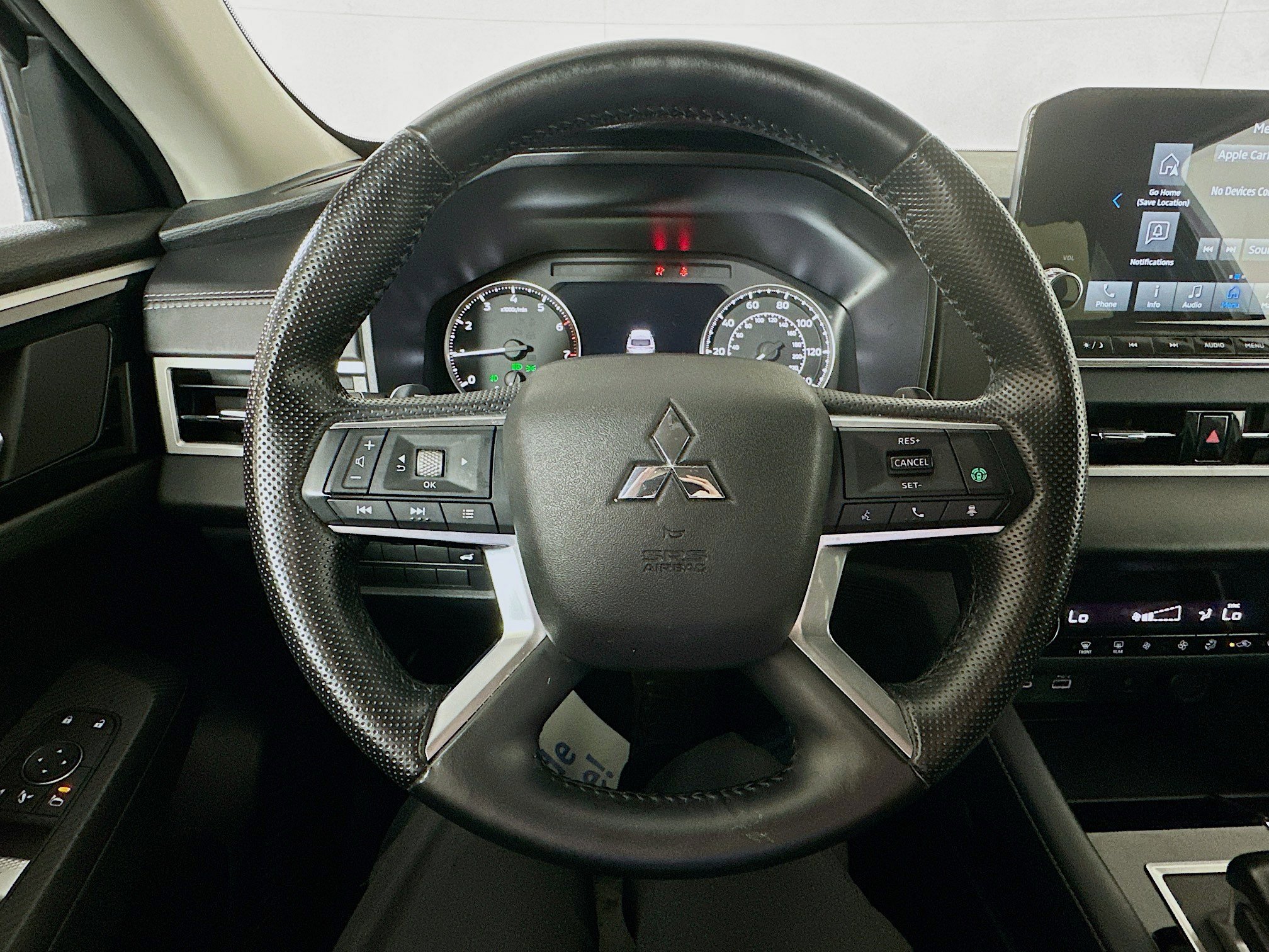 2024 Mitsubishi Outlander SE photo 9