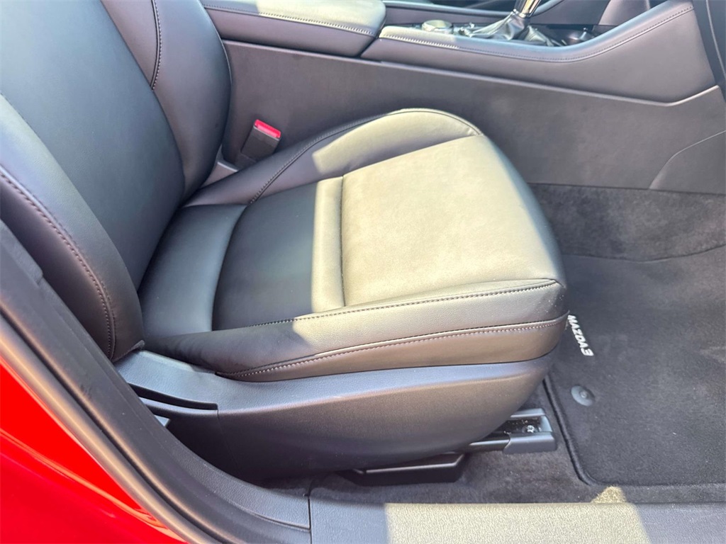 2025 Mazda Mazda3 2.5 s Preferred photo 10