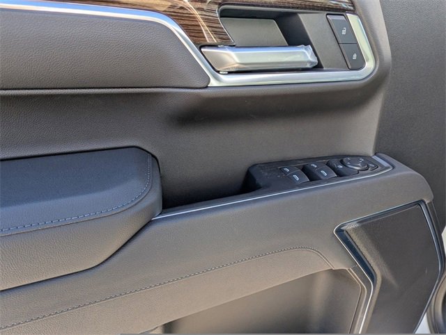 2025 Chevrolet Silverado 1500 LT photo 9