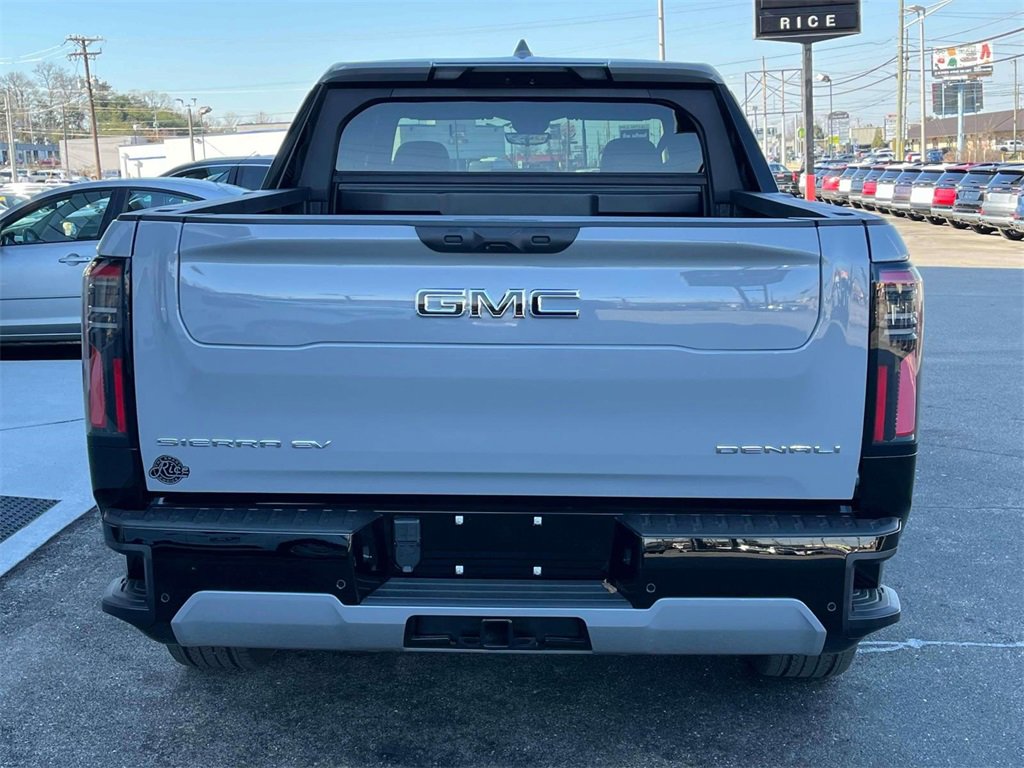 2025 Gmc Sierra EV Denali photo 4