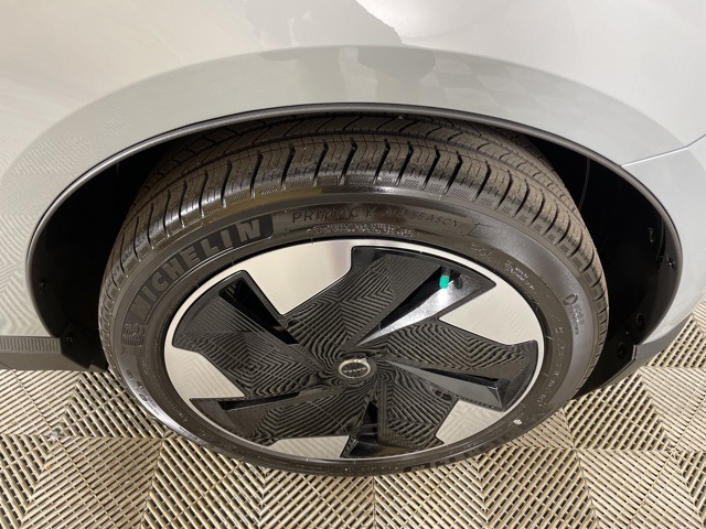 2025 Volvo EX30 Plus photo 10