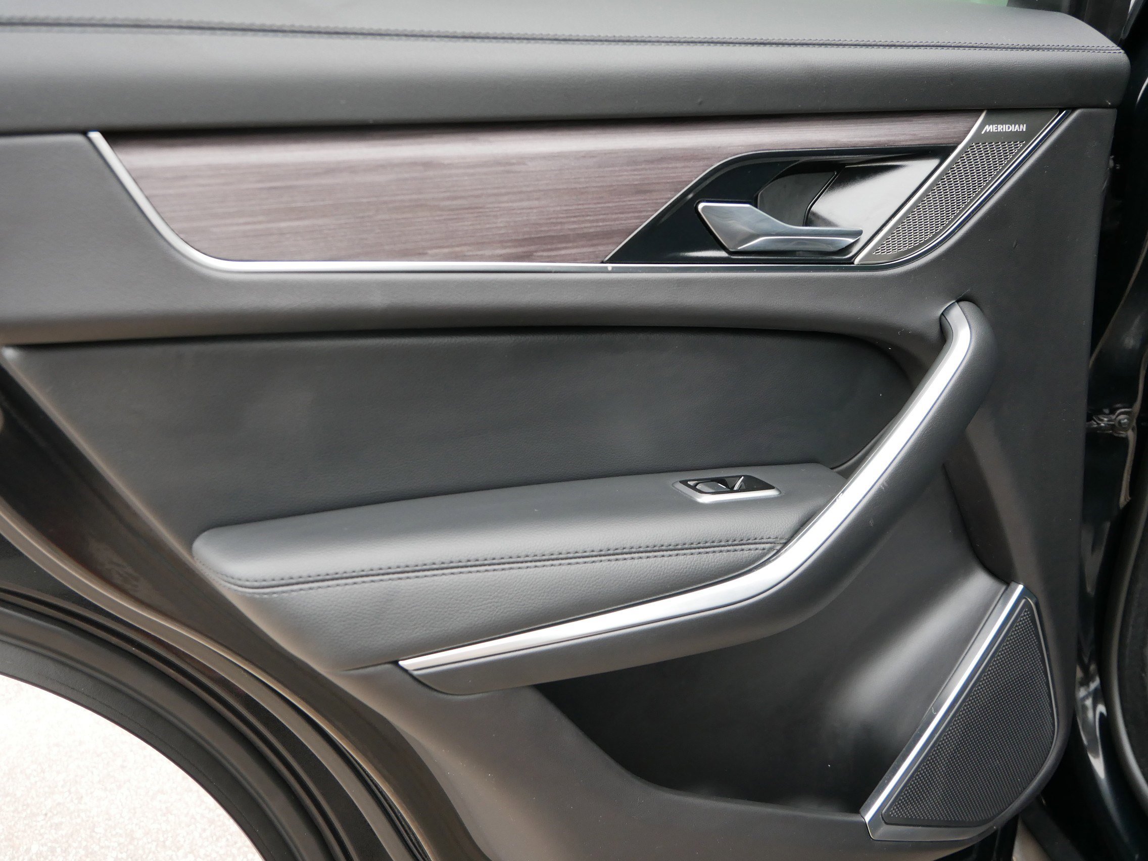 2023 Jaguar F-PACE P250 S photo 17