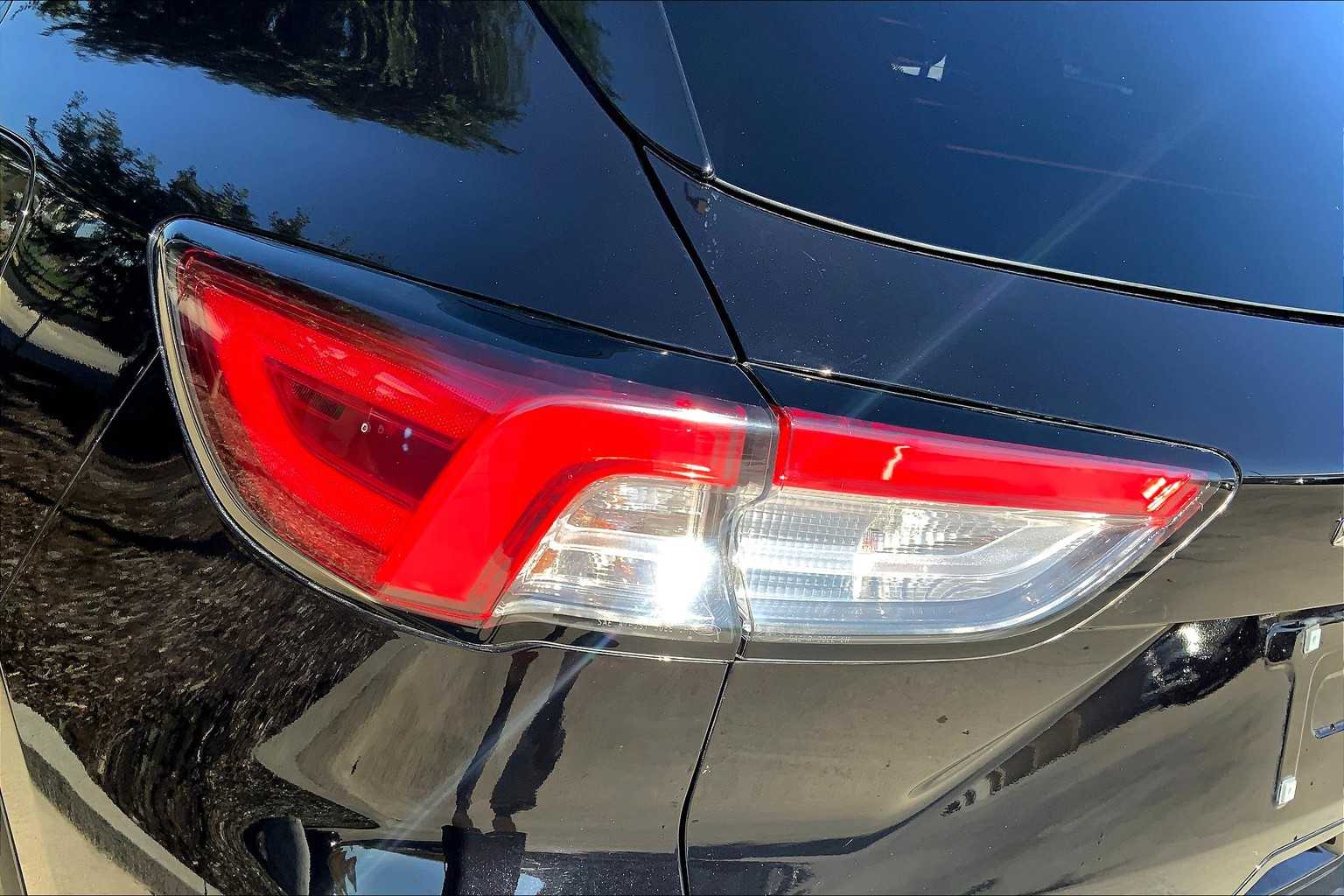 2022 Ford Escape SEL photo 26