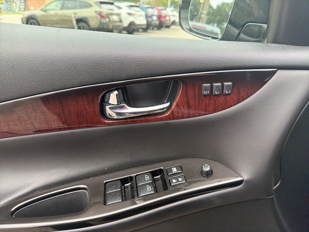 2017 Infiniti QX50 Premium photo 9