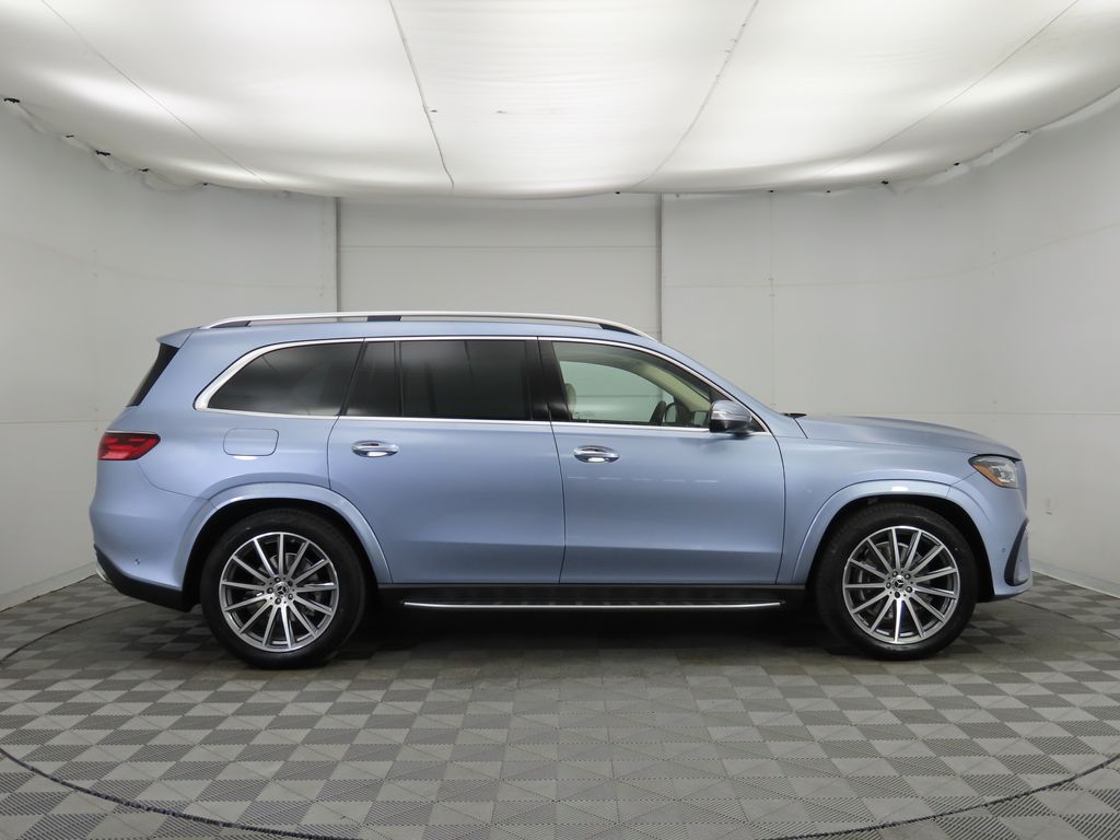 2026 Mercedes Benz GLS 580 4MATIC photo 4