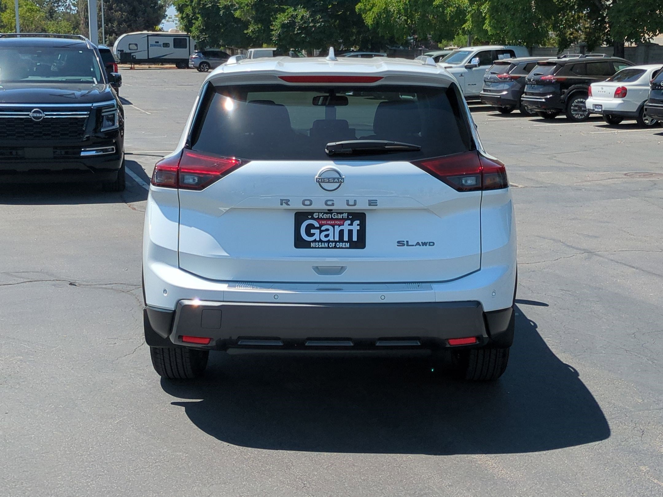 2025 Nissan Rogue SL photo 4