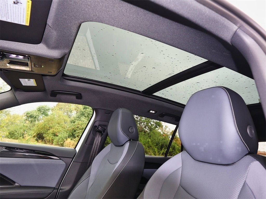 2025 Volkswagen Tiguan SE R-Line Black photo 18