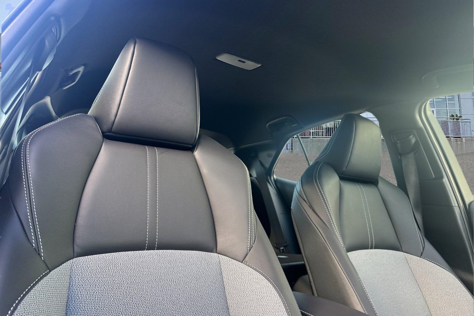 2025 Toyota Corolla XSE photo 17