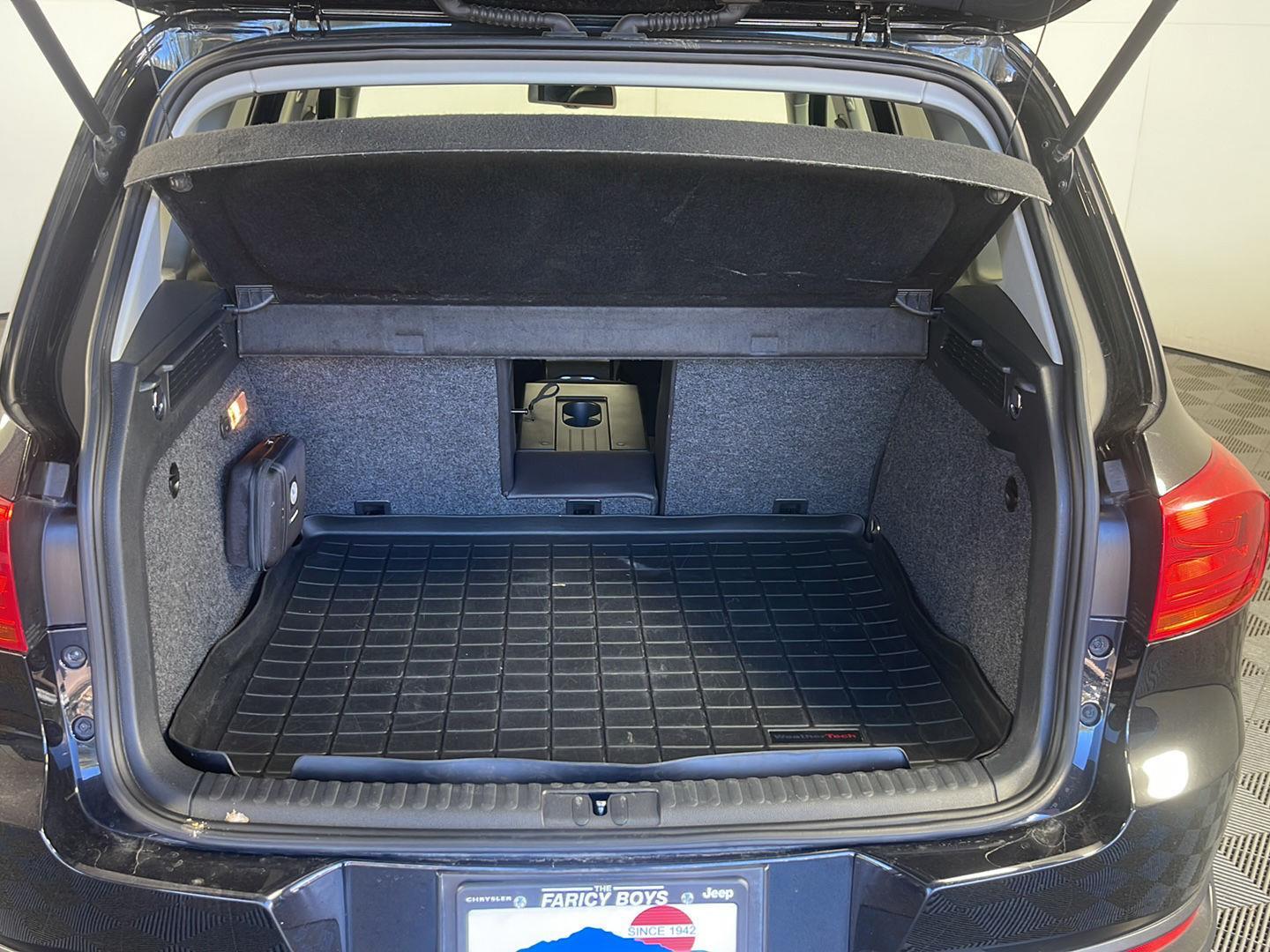 2016 Volkswagen Tiguan S photo 14