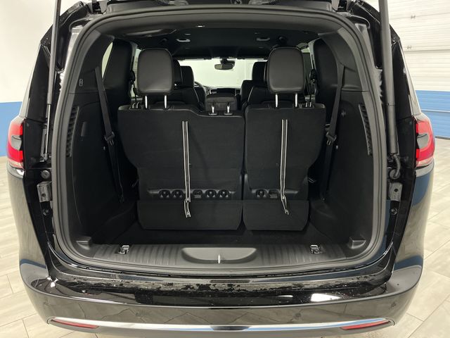2026 Chrysler Pacifica photo 12