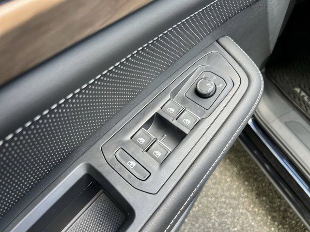2025 Volkswagen Atlas SE photo 5