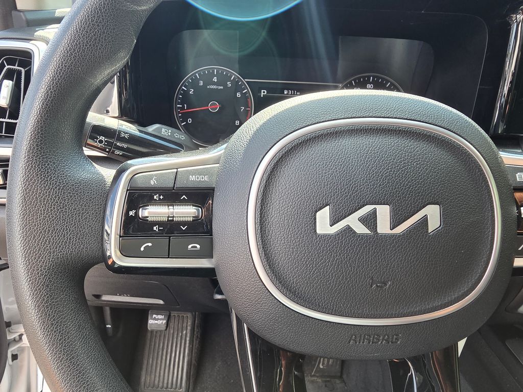 2022 Kia Sorento LX photo 15