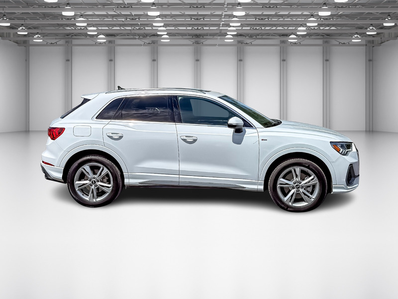 2024 Audi Q3 45 TFSI S line Premium photo 6