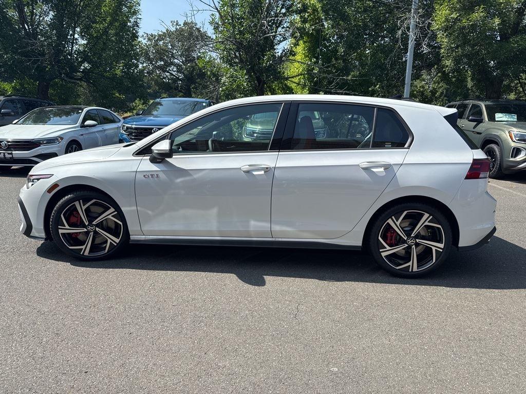 2025 Volkswagen Golf GTI SE photo 2