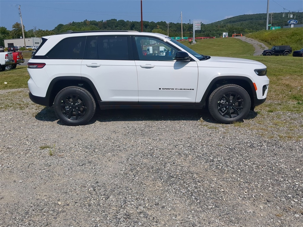 2025 Jeep Grand Cherokee Altitude X photo 2