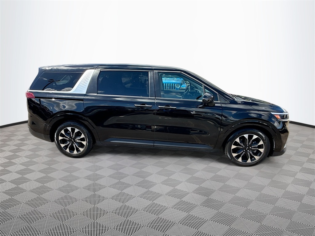 2024 Kia Carnival EX photo 4