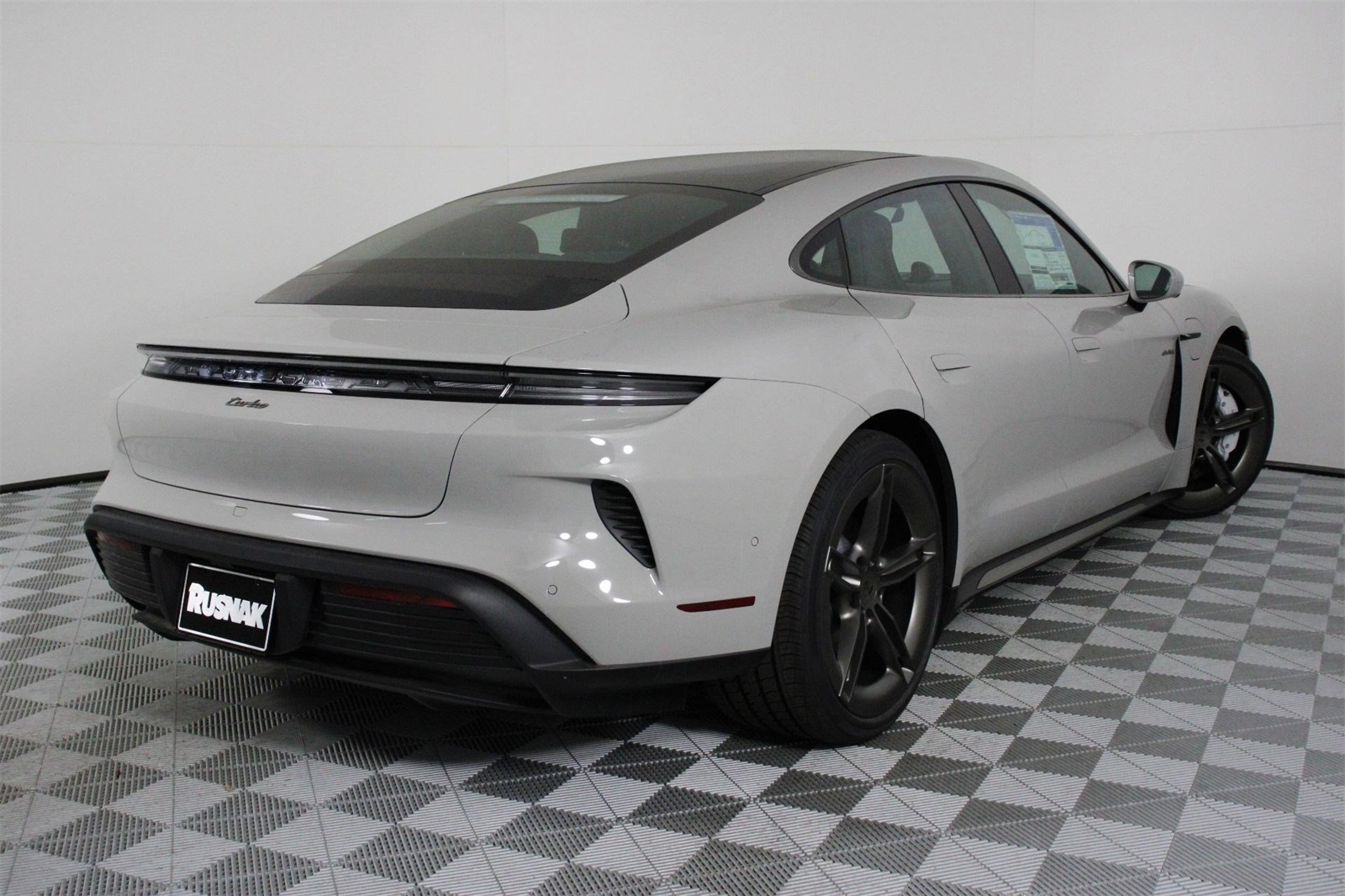2025 Porsche Taycan Turbo photo 7