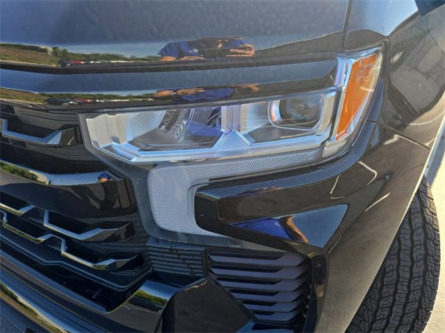 2025 Chevrolet Silverado RST photo 29