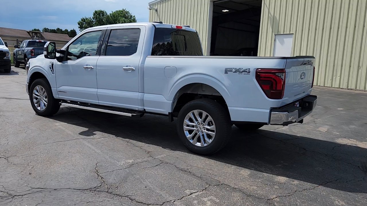 2025 Ford F-150 Lariat photo 3