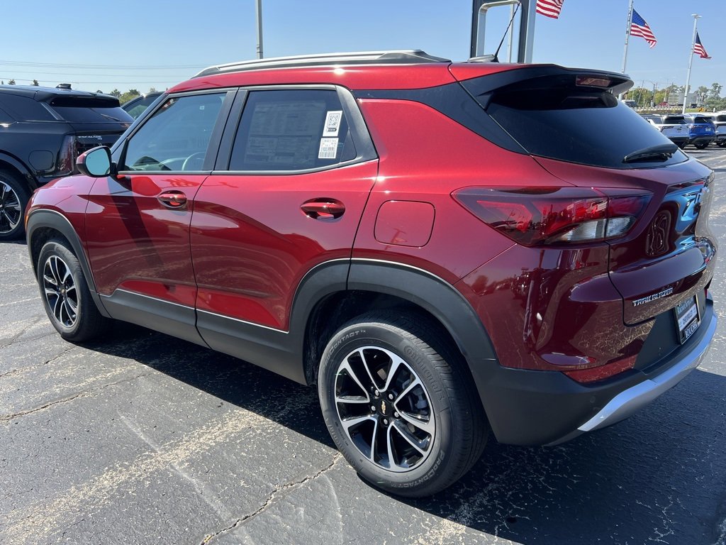 2025 Chevrolet Trailblazer LT photo 3