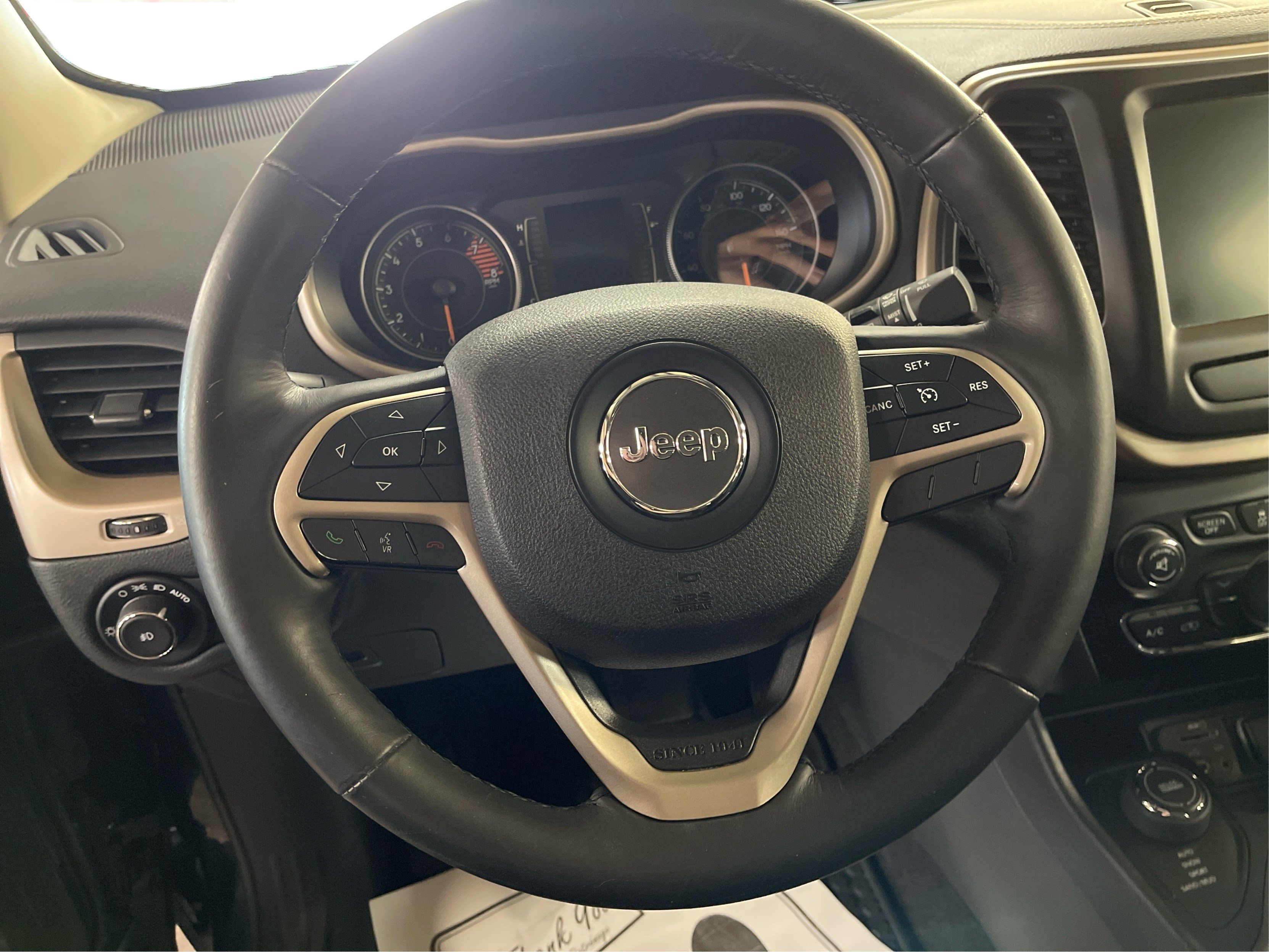 2016 Jeep Cherokee Latitude photo 16