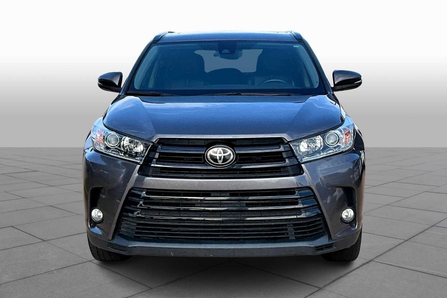 2017 Toyota Highlander SE photo 3