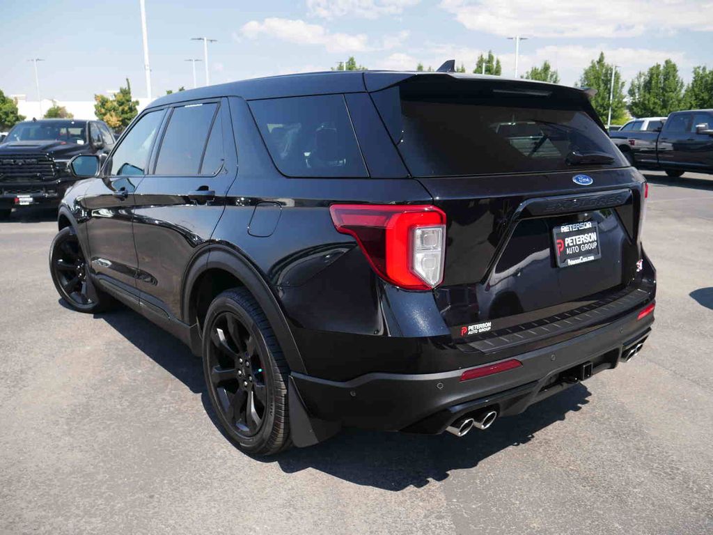 2022 Ford Explorer ST photo 17