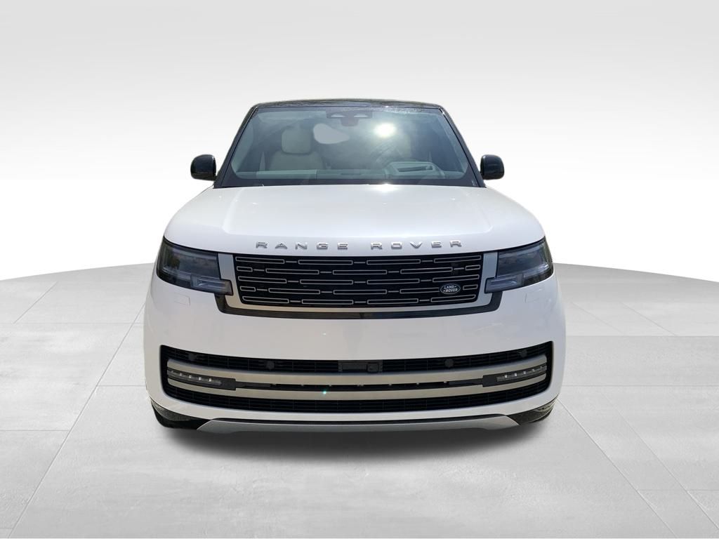 2025 Land Rover Range Rover SE photo 2