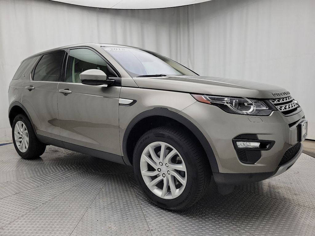 2018 Land Rover Discovery Sport HSE photo 2