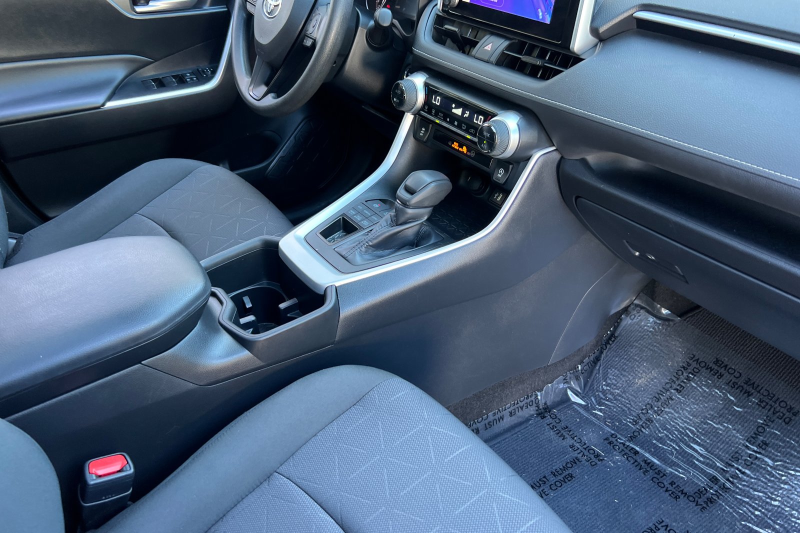 2023 Toyota RAV4 XLE photo 11