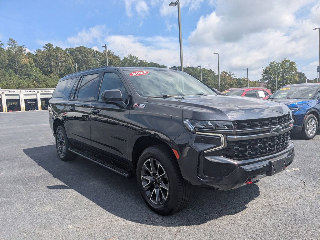 2022 Chevrolet Suburban Z71 photo 2